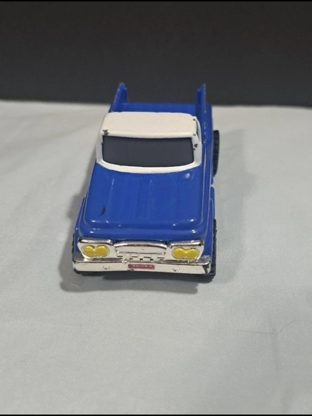 2012 HASBRO Funrise-1/65 Diecast Blue Tonka Mini Pick Up Truck B16